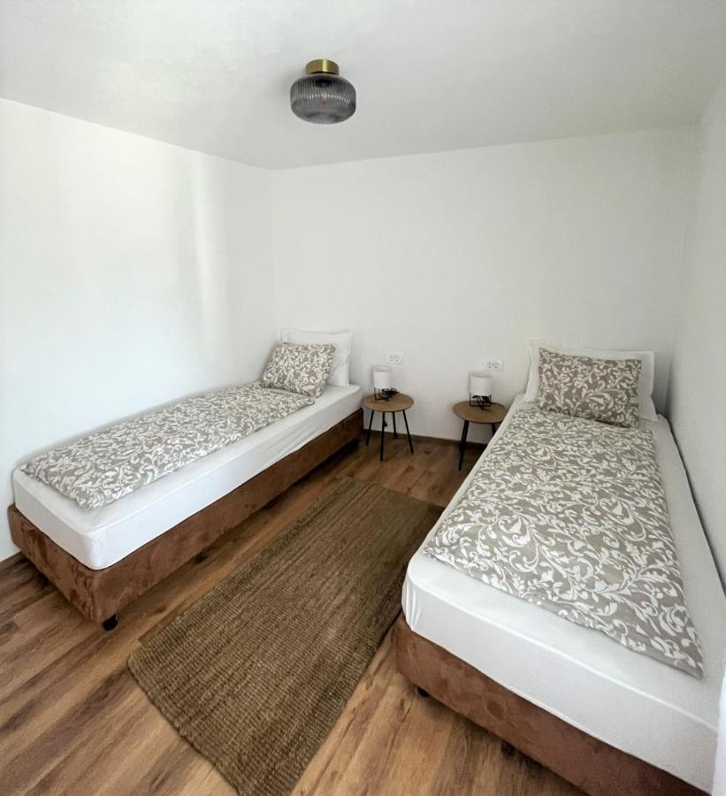 Apartment Lorun 47 Tar-Vabriga Exteriör bild