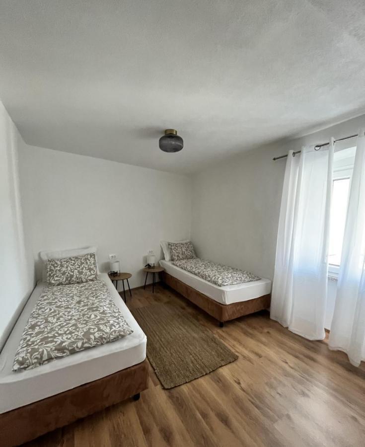 Apartment Lorun 47 Tar-Vabriga Exteriör bild
